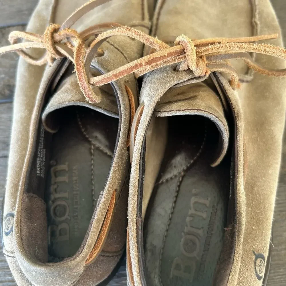 Born Suede Leather Moc Toe Casual Slip On Shoes Mens Size 8 Tan Beige EUC